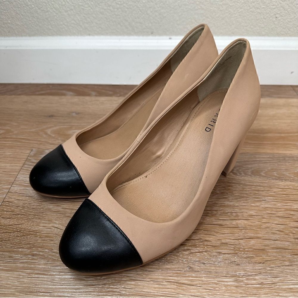 Torrid Beige Black Two-Tone Faux Leather Pump, Size 8.5